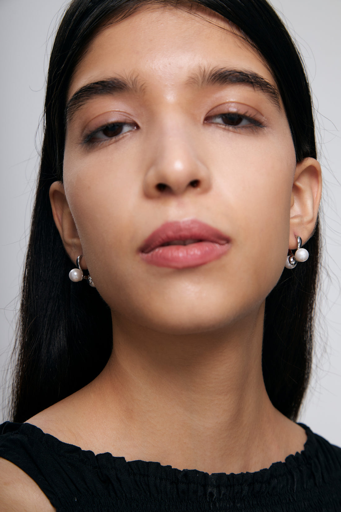 FIGURE PEARL Earrings