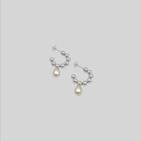 BEATRIX PEARL Earrings