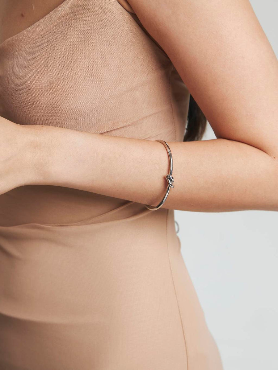 KNOT Bangle